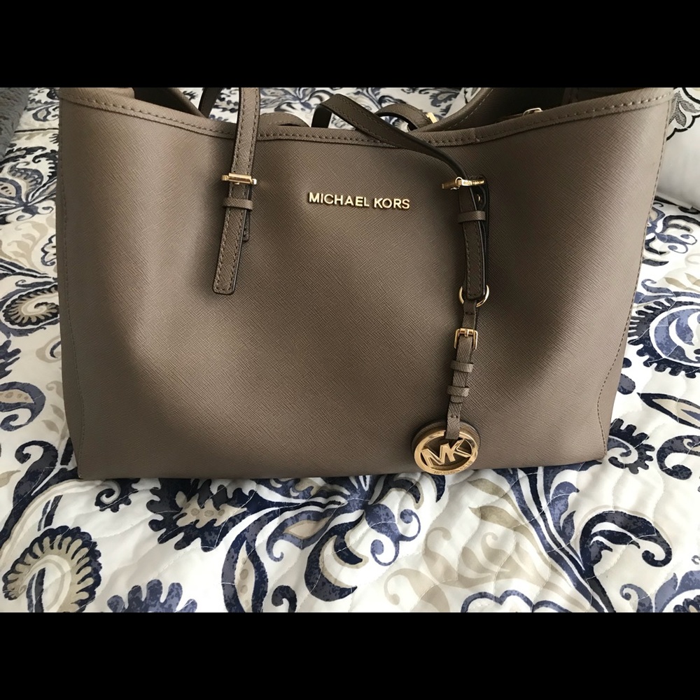 Michael Kors Jet Set Taupe handbag